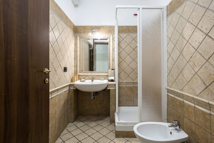 Room 20 of 64