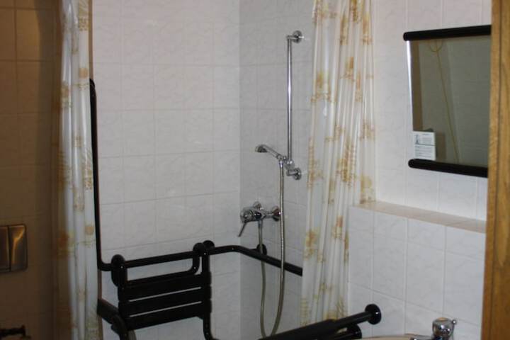 Room 14 of 29