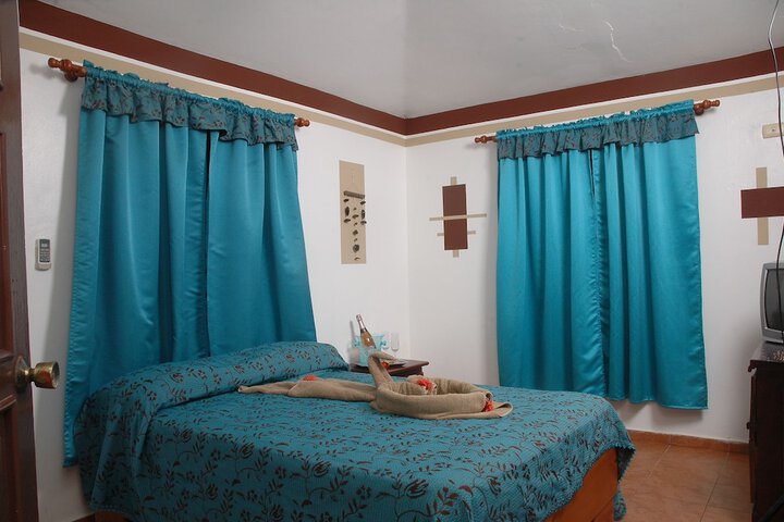 Room 6 of 32