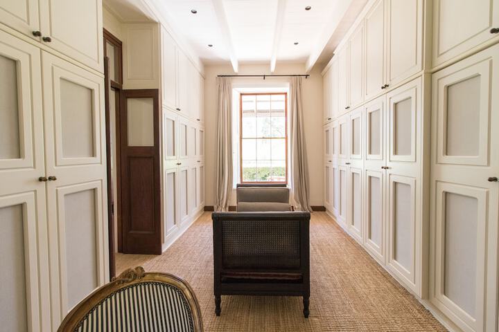 Room 14 of 76