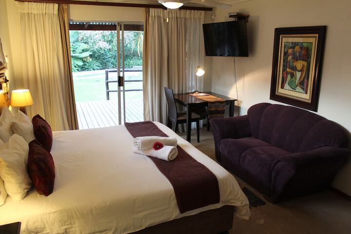 Room 5 of 28