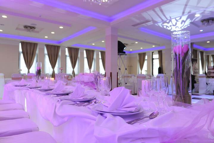 Ballroom/Hall 67 of 73