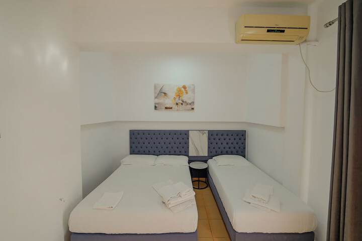 Room 35 of 98