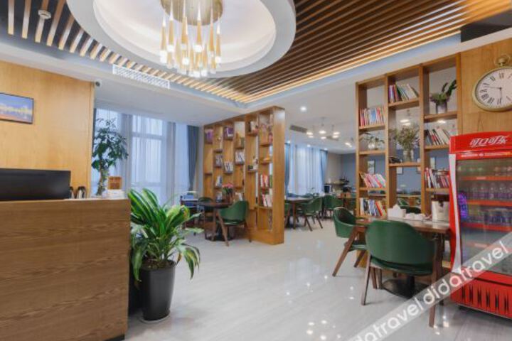 Hotel Interior 8 of 18