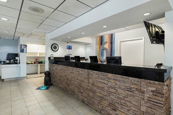 Concierge desk