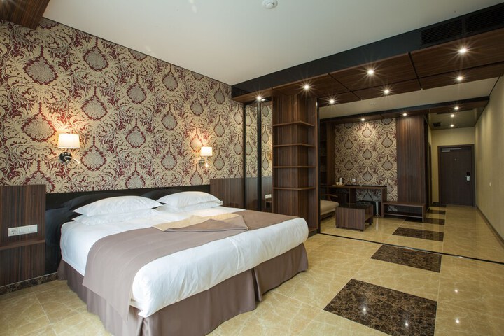 Room 12 of 42