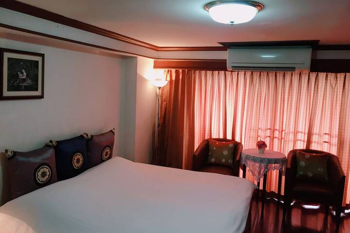 Room 35 of 195