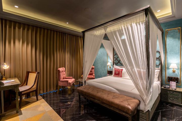 Room 27 of 105