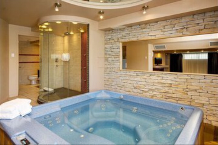 Hot Tub 9 of 35