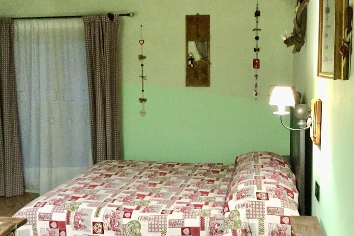 Room 3 of 110