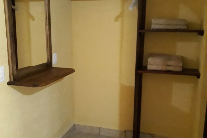 Room 22 of 38
