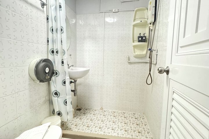 Room 22 of 28