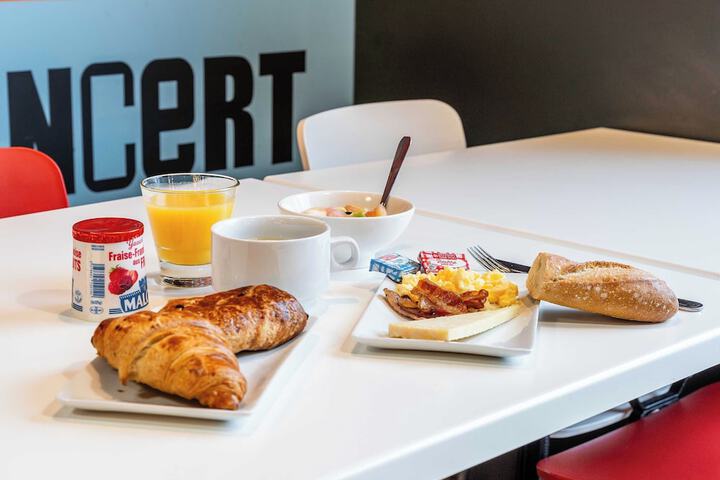Breakfast buffet