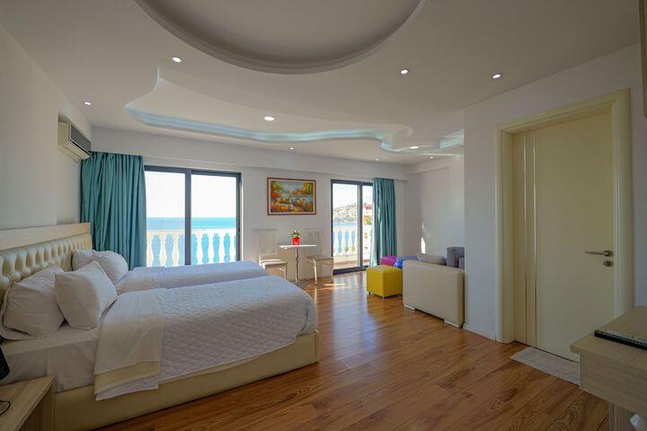Room 7 of 119