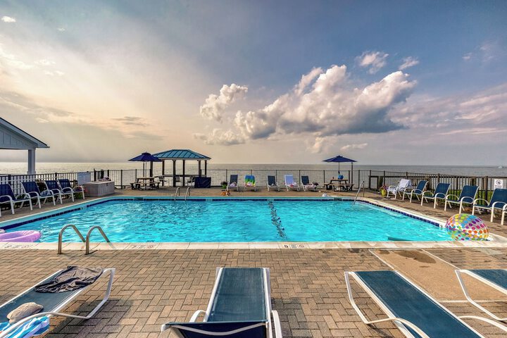 Pool 348 of 384