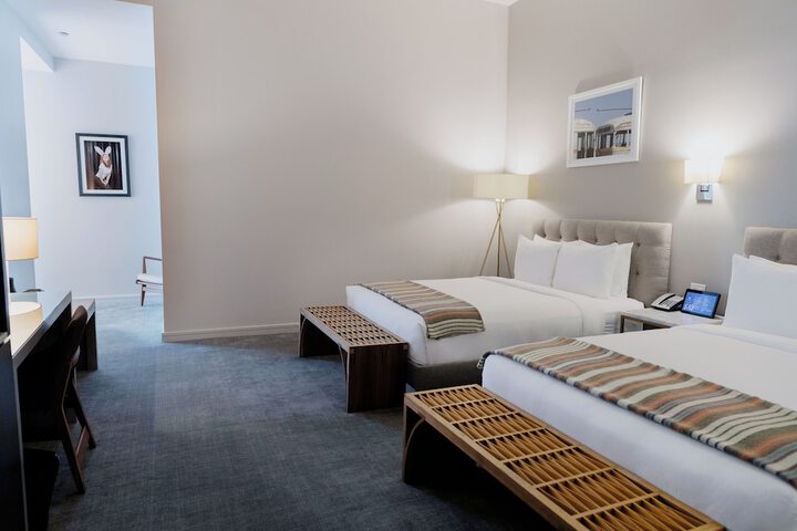 Room 32 of 100