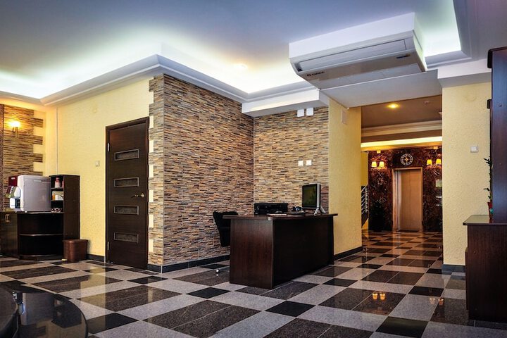 Business Center 80 of 81