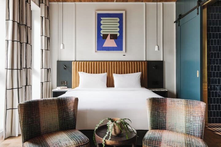 Room 32 of 75