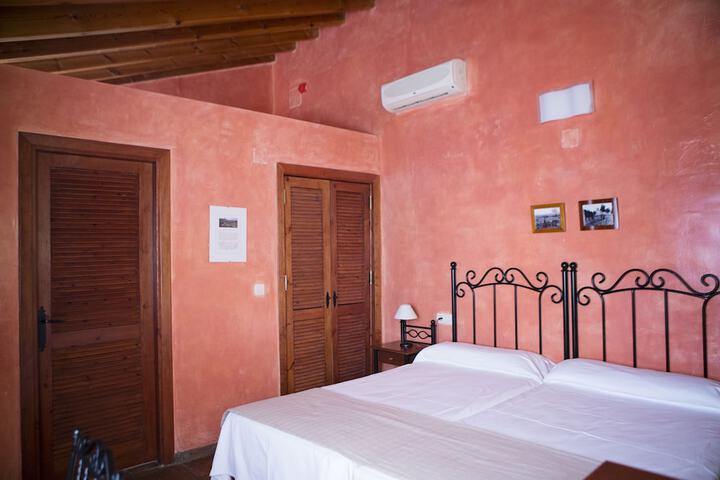 Room 18 of 131