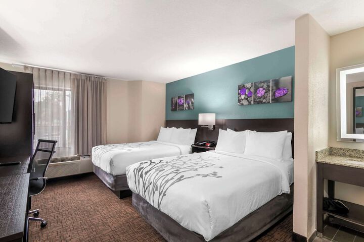 2 Double Beds (3 of 4)