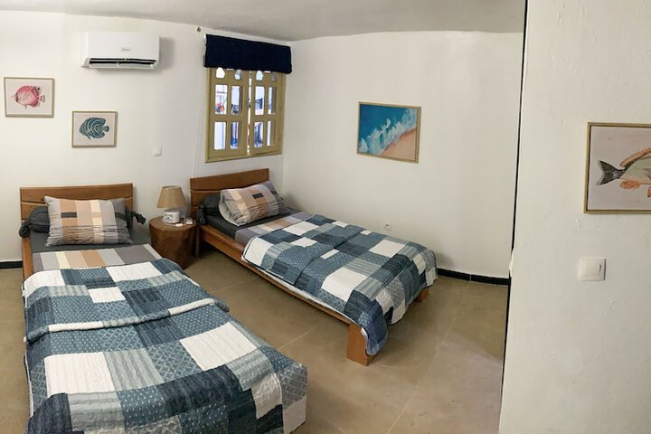Room 3 of 29