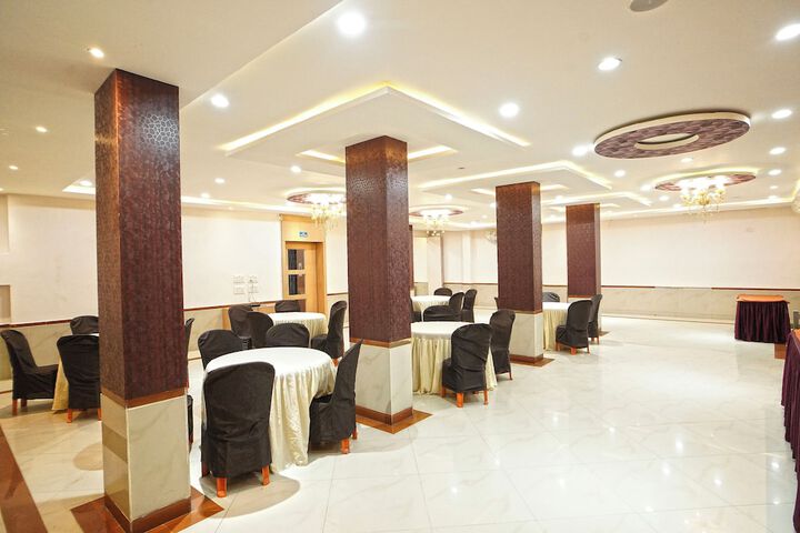 Ballroom/Hall 65 of 75