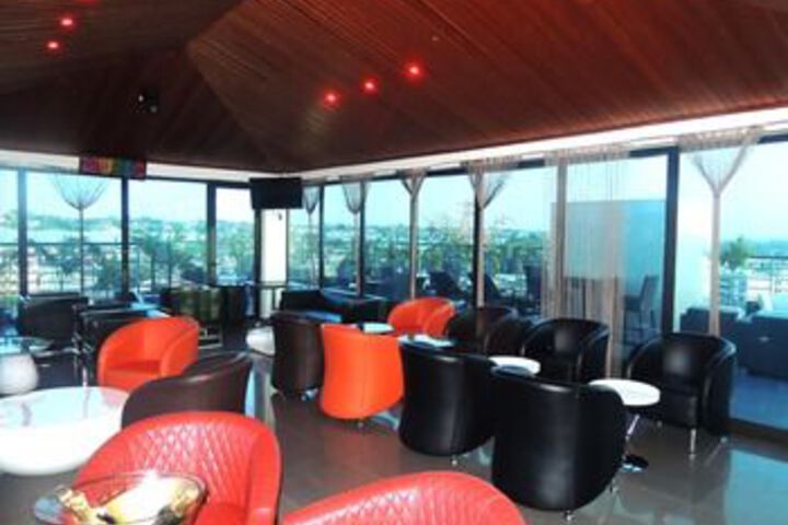 Lounge 57 of 95
