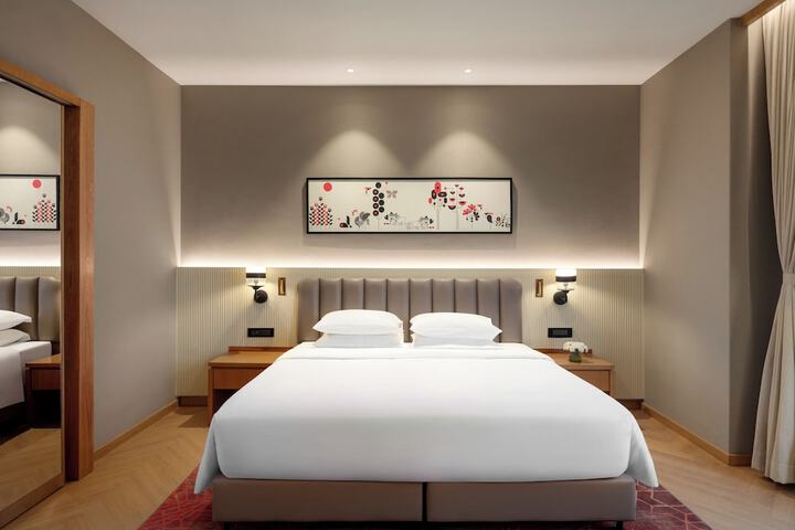 Room 18 of 81