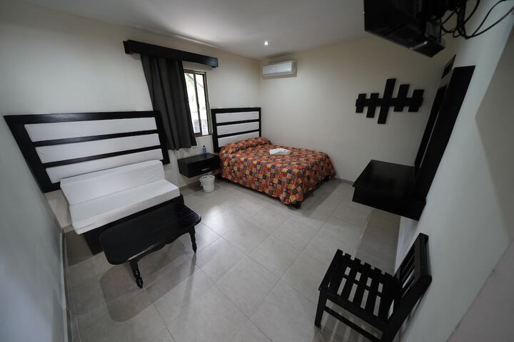 Room 10 of 30