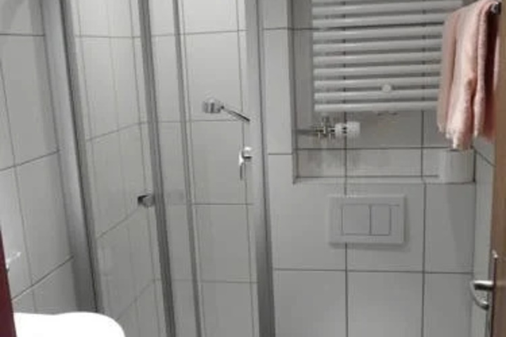Room 8 of 14
