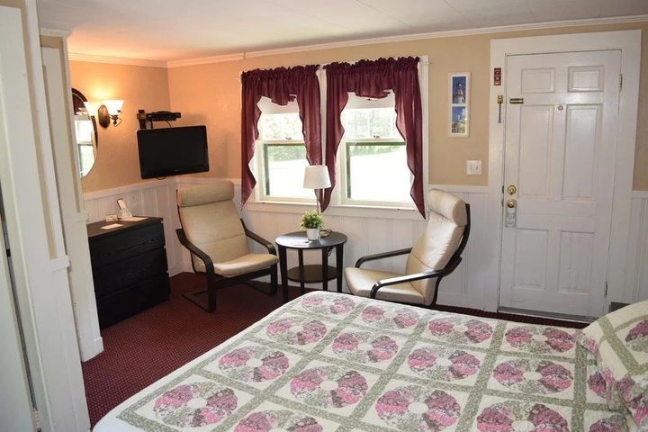 Room 5 of 11