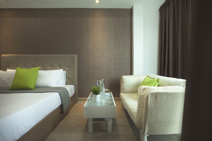 Room 4 of 36