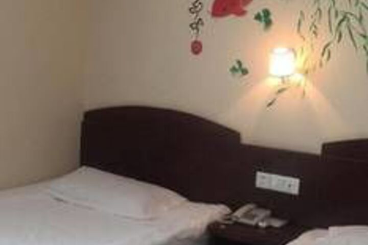 Room 8 of 36