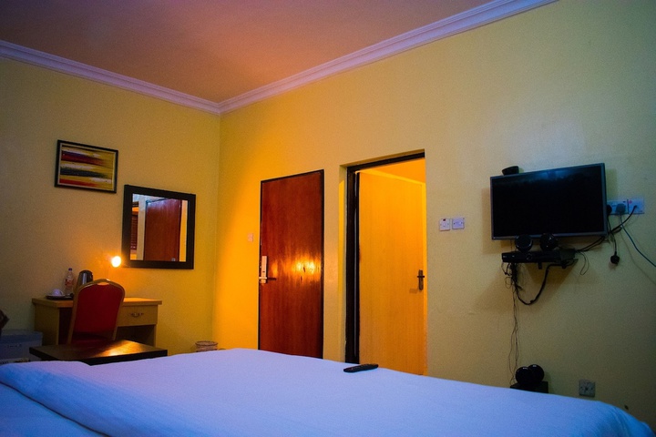 Room 15 of 41
