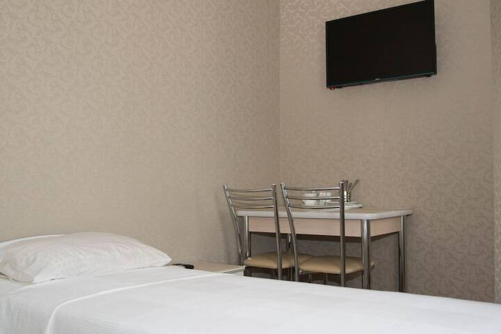 Room 16 of 38