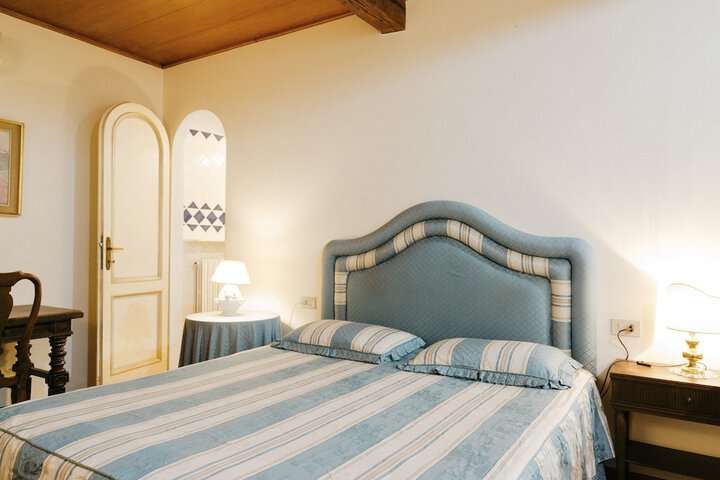 Room 4 of 53