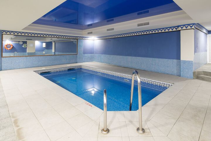 Hotel Pool