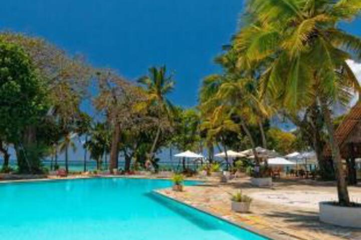 Alliance Safari Beach Hotel