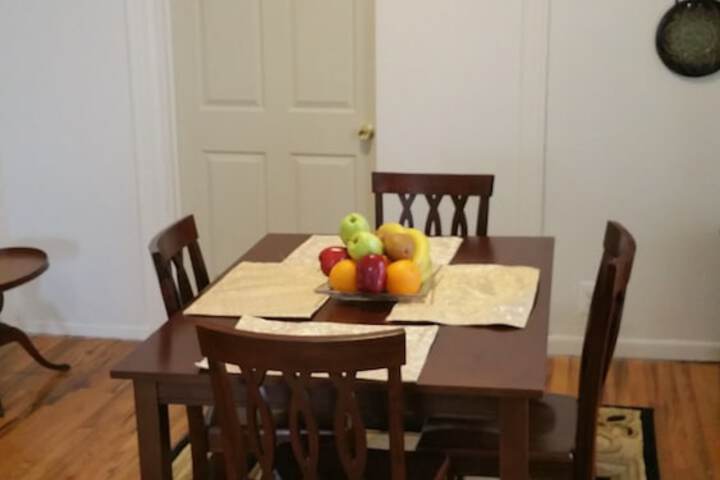Dining 33 of 35