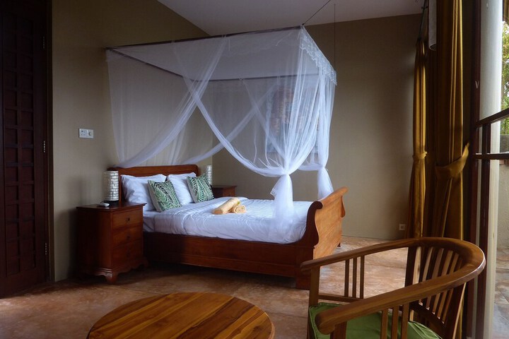 Room 15 of 15