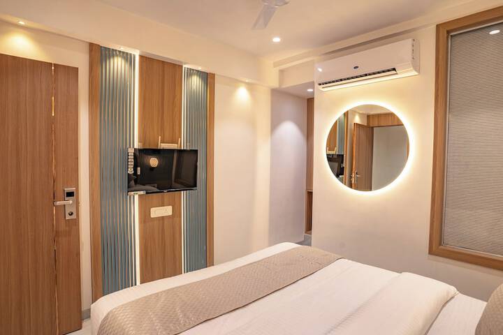 Room 7 of 53