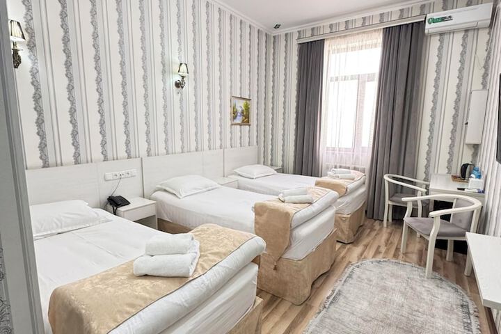 Room 3 of 25