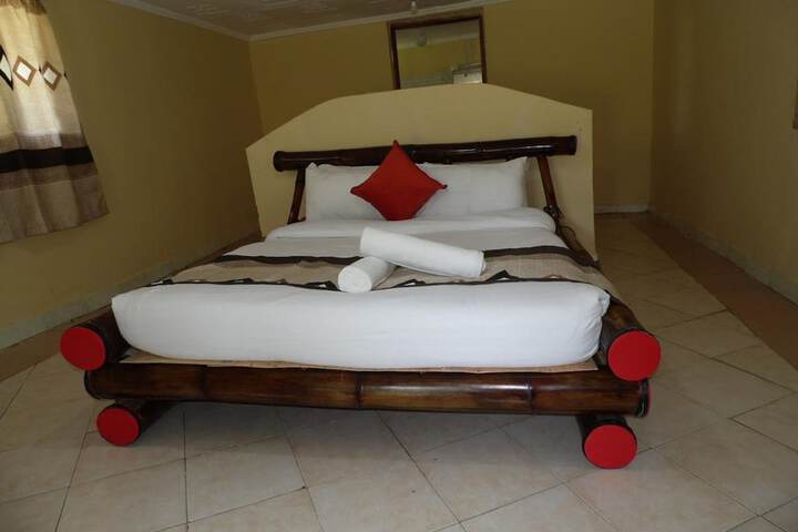 Room 12 of 24