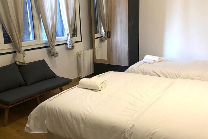 Room 4 of 24