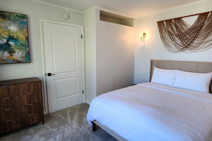Room 6 of 124