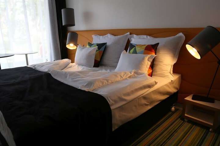 Room 3 of 20