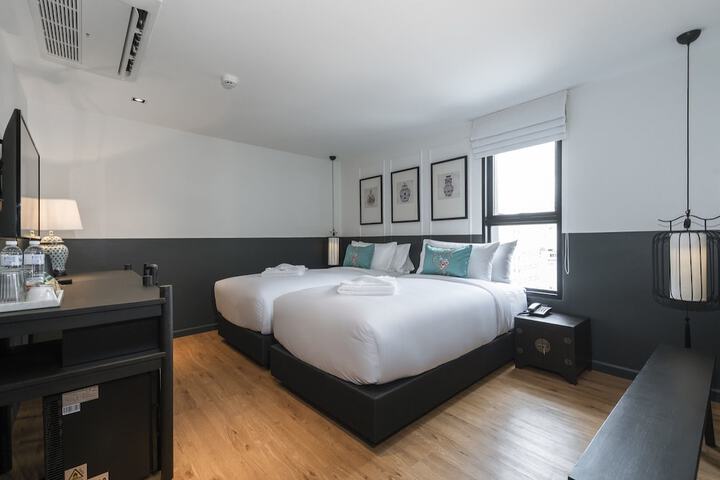 Room 10 of 17