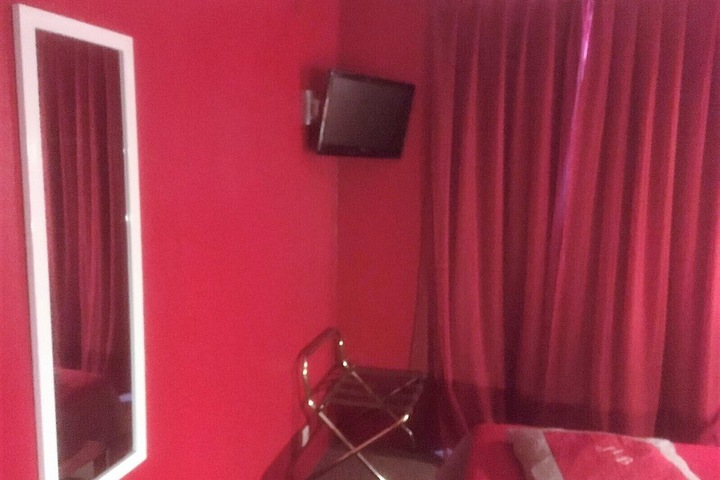 Room 7 of 26
