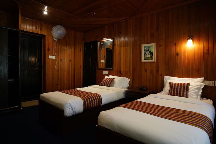 Room 8 of 11