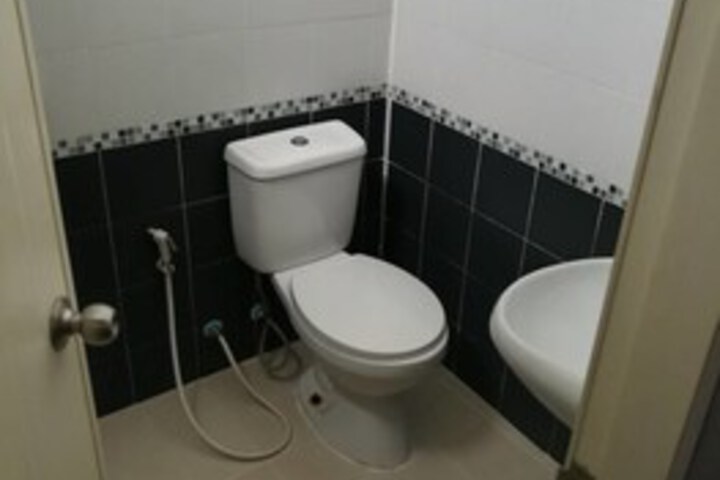 Room 3 of 46